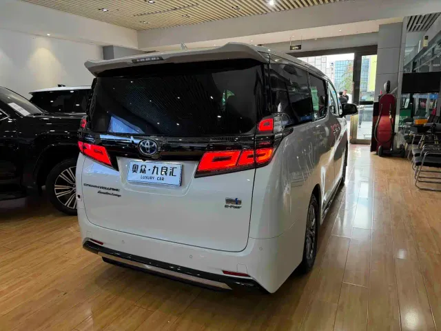 Toyota Vellfire — Фото автомобиля 12