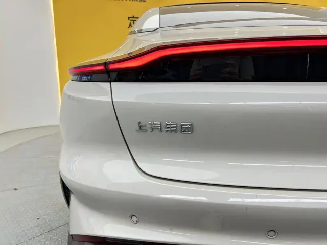 IM Motors L7 — Фото автомобиля 7