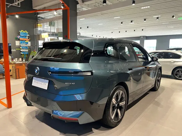 BMW iX — Фото автомобиля 6