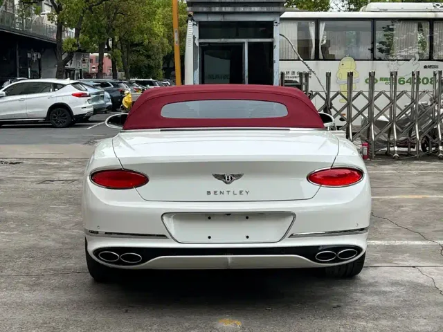 Bentley Continental — Фото автомобиля 5