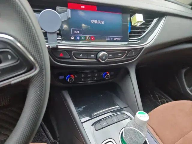 Buick Regal — Фото автомобиля 14
