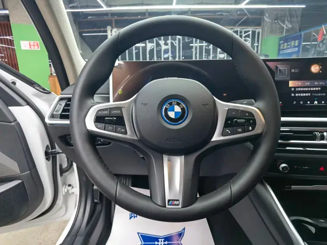 BMW i3 — Фото автомобиля 10