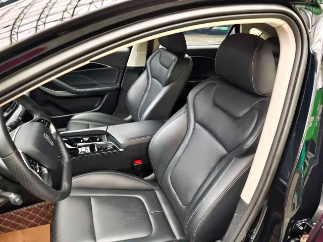 Bestune B70 — Фото автомобиля 6