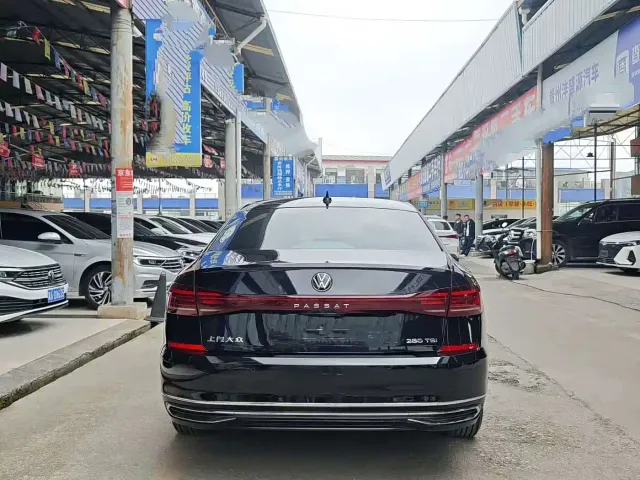 Volkswagen Passat — Фото автомобиля 8