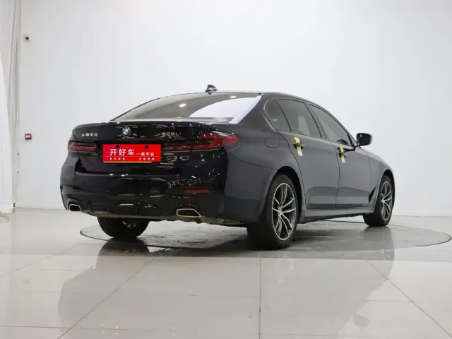 BMW 5 Series — Фото автомобиля 4