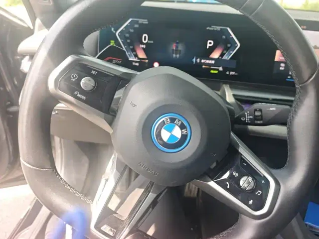 BMW i5 — Фото автомобиля 15