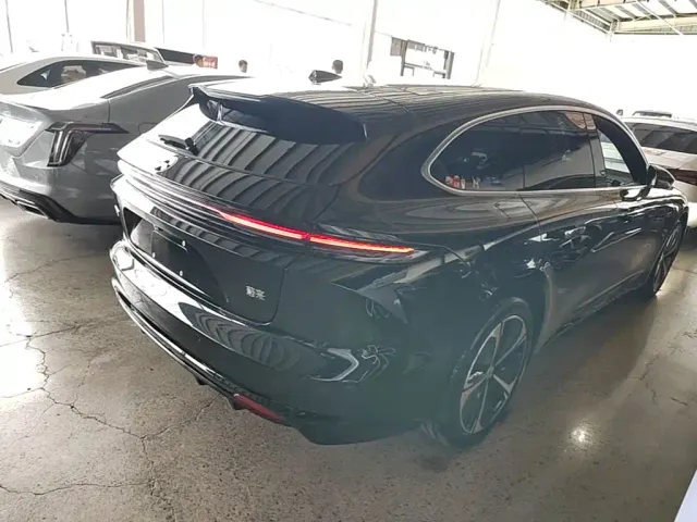 Nio ET5 Touring — Фото автомобиля 4