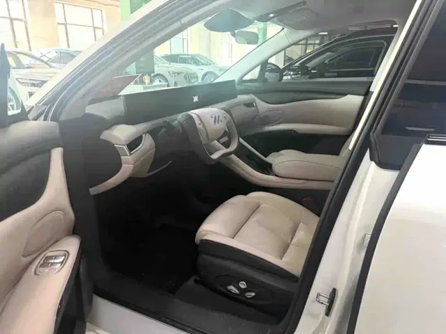 IM Motors LS6 — Фото автомобиля 13