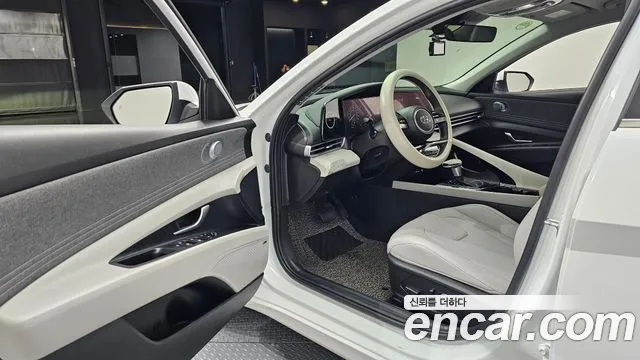 Hyundai Avante CN7 — Фото автомобиля 10