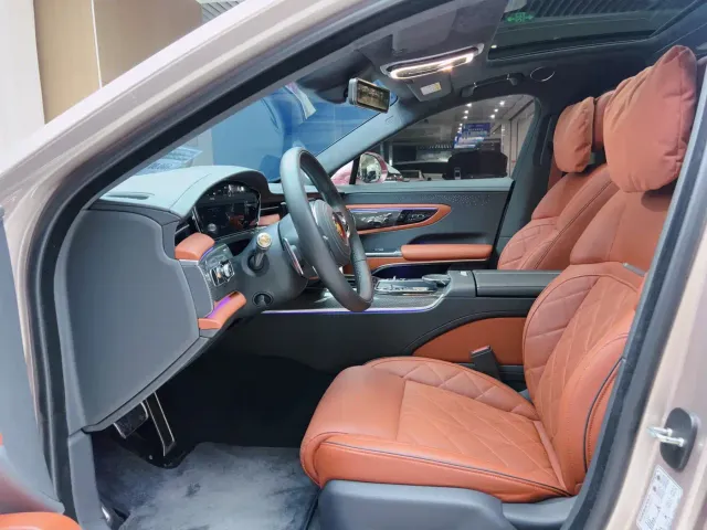 Hongqi Guoya — Фото автомобиля 15