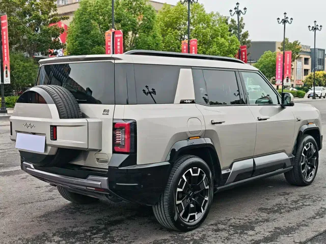 BYD FangChengBao Leopard 8 — Фото автомобиля 9