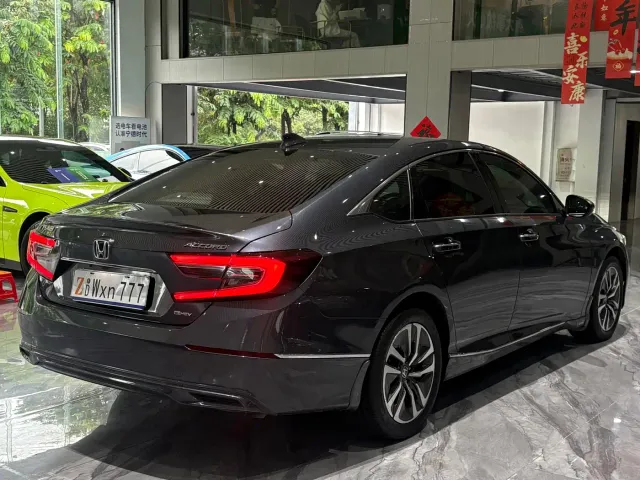 Honda Accord — Фото автомобиля 29