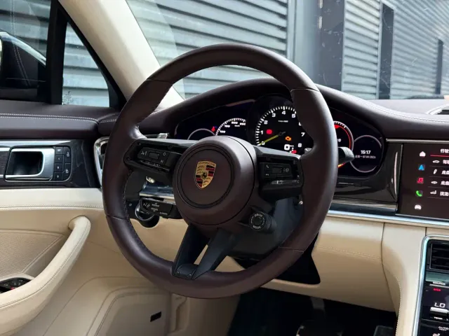 Porsche Panamera — Фото автомобиля 10
