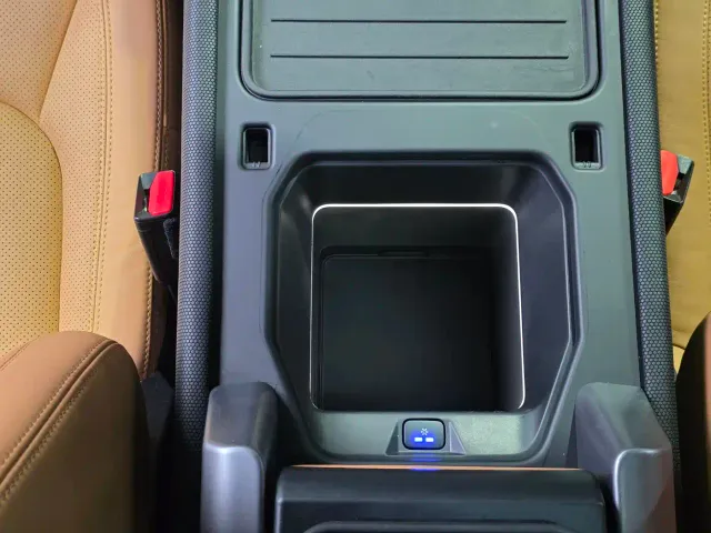 Land Rover Defender — Фото автомобиля 17