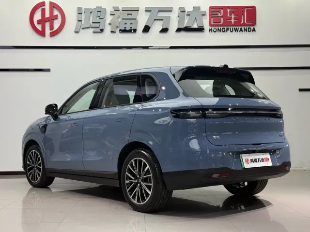 Leapmotor B10 — Фото автомобиля 6