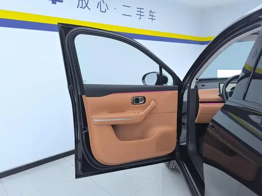 Leapmotor Leapmotor C16 2026 Model Year EREV 280 LiDAR Premium Edition 6-Seater — Фото автомобиля 7