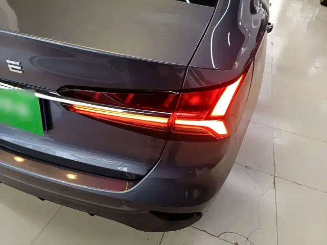Roewe i5 — Фото автомобиля 7