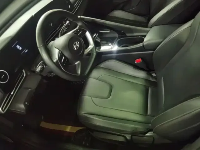 Hyundai Elantra — Фото автомобиля 9