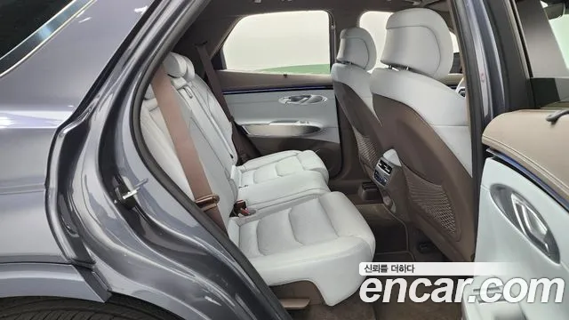 Genesis GV70 — Фото автомобиля 11