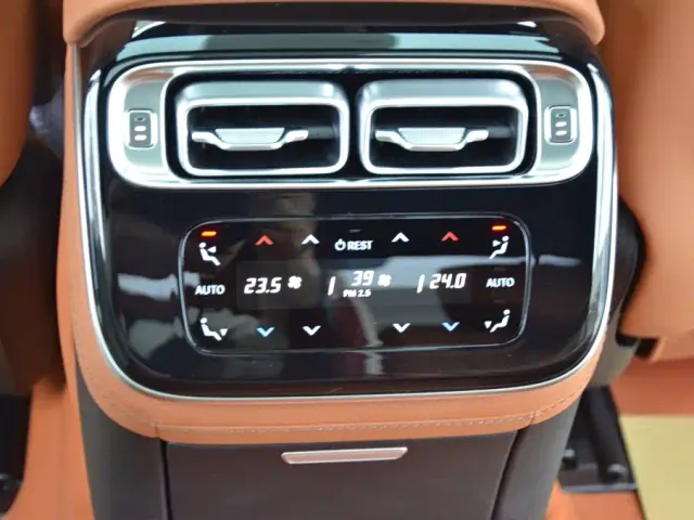 Mercedes-Benz S-Class — Фото автомобиля 10