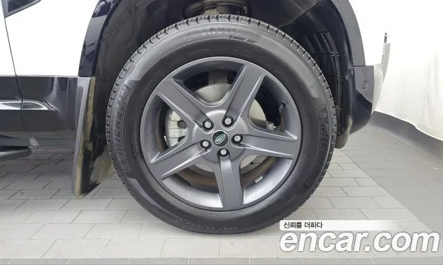 Land Rover Defender — Фото автомобиля 6