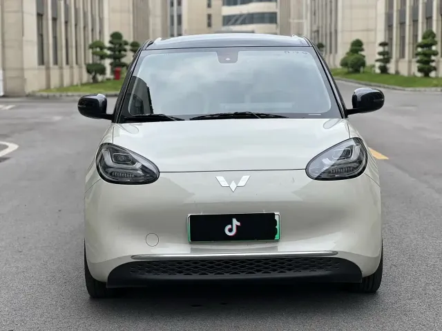 Wuling Bingo — Фото автомобиля 2