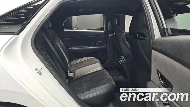 Hyundai AVANTE — Фото автомобиля 4