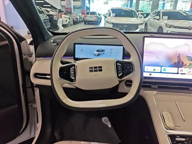 Geely Galaxy Starship 7 EM-i — Фото автомобиля 10
