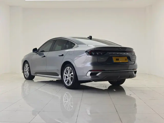 Ford Mondeo — Фото автомобиля 5