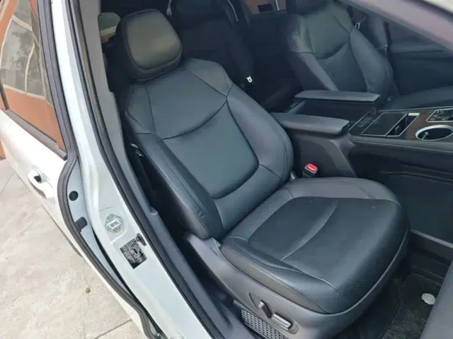 Toyota Sienna — Фото автомобиля 24