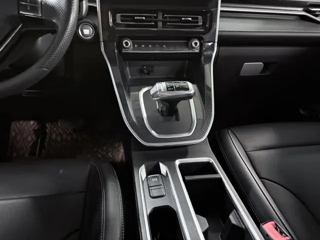 Haval M6 — Фото автомобиля 15