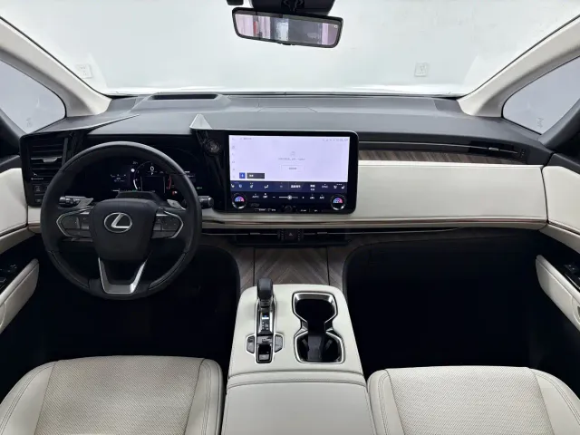 Lexus LM — Фото автомобиля 15