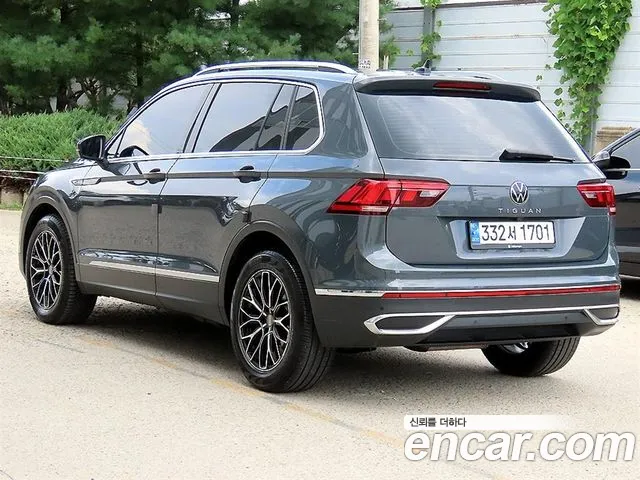 Volkswagen Tiguan Tiguan 2 поколение 2.0 TDI Premium — Фото автомобиля 3