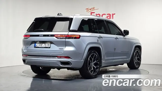 Jeep Cherokee — Фото автомобиля 2