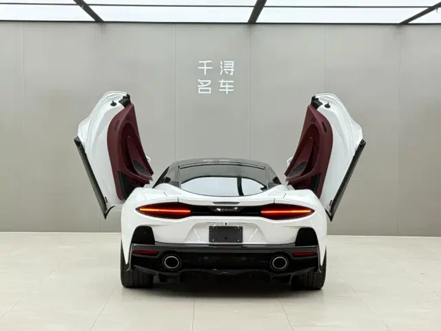 McLaren GT — Фото автомобиля 14
