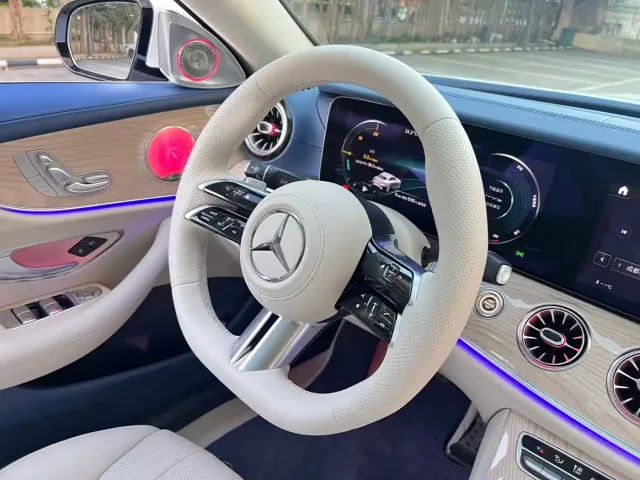 Mercedes-Benz E-Class — Фото автомобиля 22