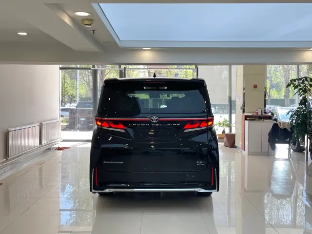 Toyota Vellfire — Фото автомобиля 5
