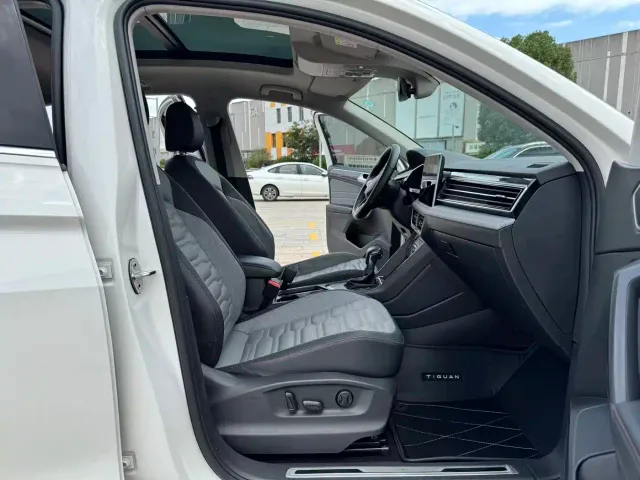 Volkswagen Tiguan X — Фото автомобиля 30