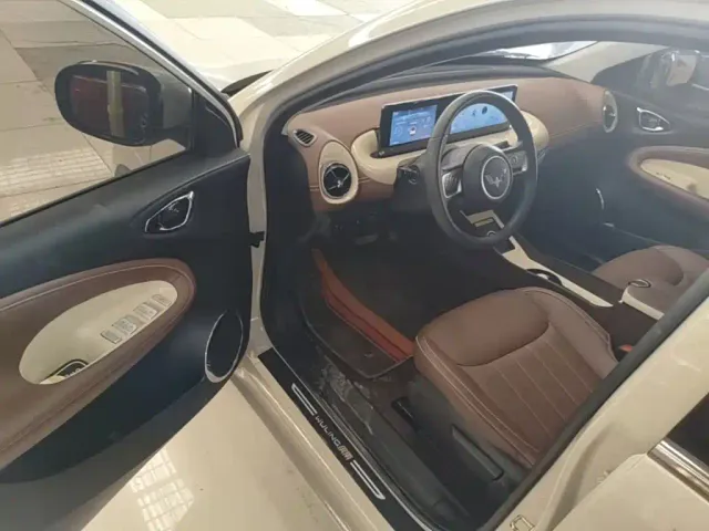 Wuling Bingo — Фото автомобиля 15
