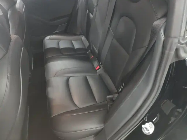 Tesla Model 3 — Фото автомобиля 16