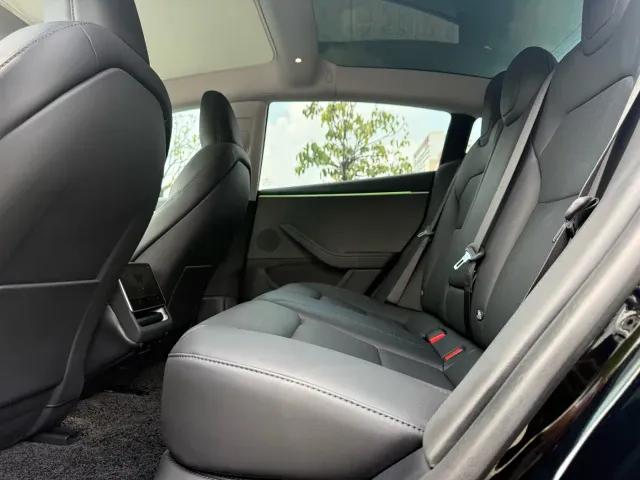 Tesla Model 3 — Фото автомобиля 8