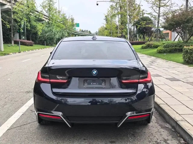 BMW BMW i3 2026 eDrive 35 L — Фото автомобиля 8