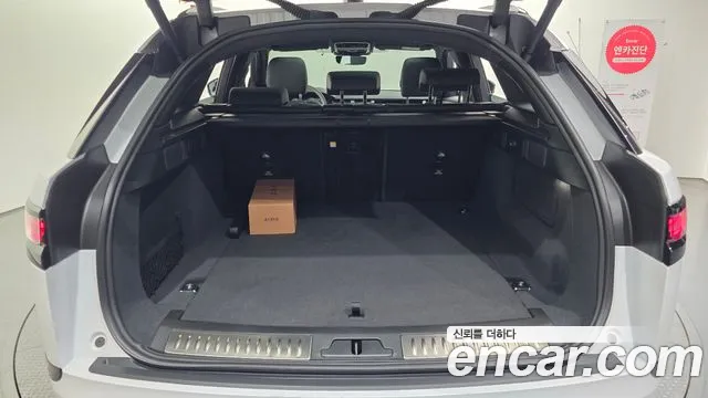 Land Rover Range Rover Velar Range Rover Velar 2.0 P250 Dynamic SE — Фото автомобиля 10