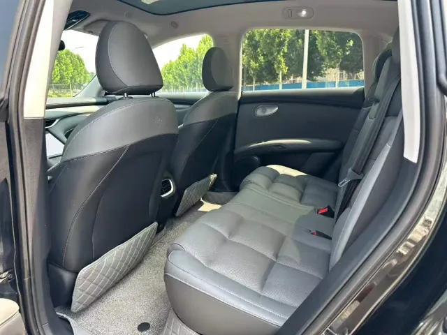 IM Motors LS6 — Фото автомобиля 5