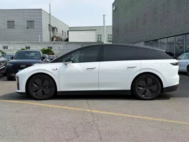 Li Auto i6 — Фото автомобиля 2