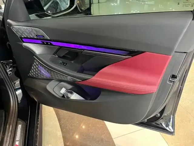 BMW 5 Series — Фото автомобиля 9