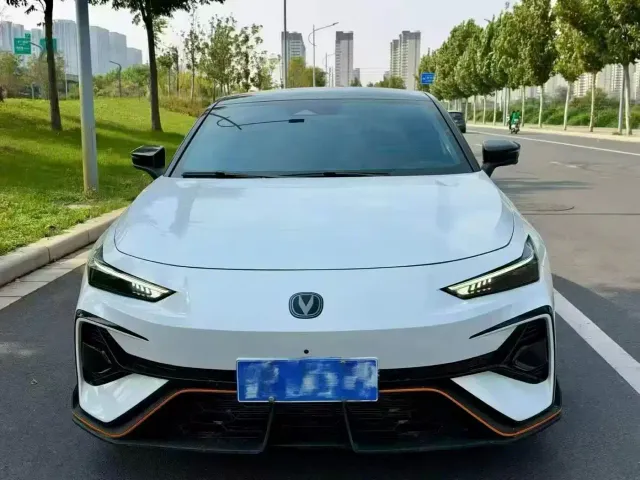 Changan UNI-V — Фото автомобиля 2