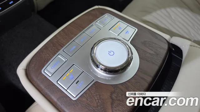 Genesis G80 Бензин 2.5 турбо AWD — Фото автомобиля 19