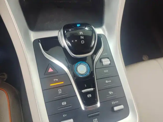 BYD Song Pro — Фото автомобиля 16