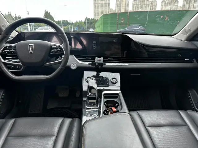 Bestune B70 — Фото автомобиля 5